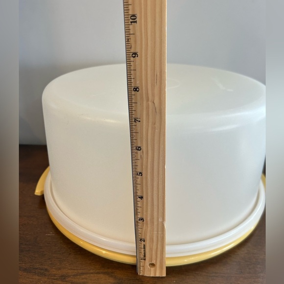 Tupperware 12” Cake Carrier Gold Base 1256-4 Handle 1258-7 Sheer Lid 1257-6 Vtg. - Picture 9 of 14
